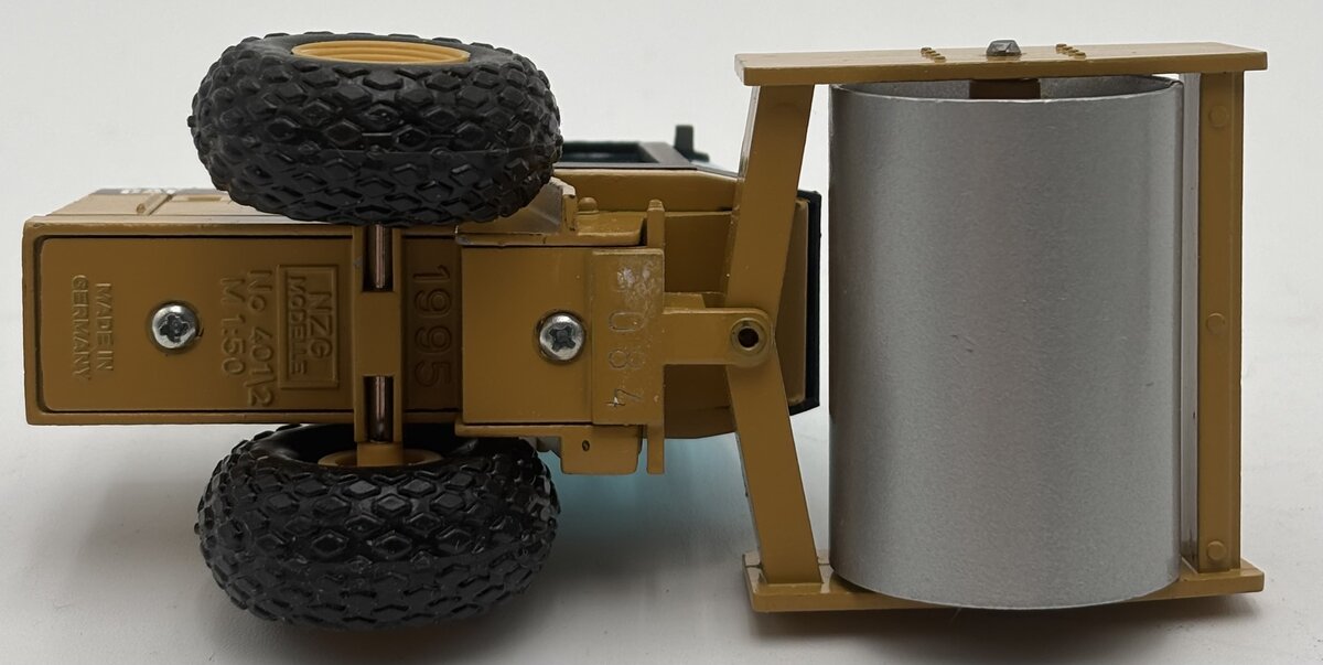 NZG 4021 1:50 Caterpillar CS-583C Vibratory Soil Compactor LN/Box