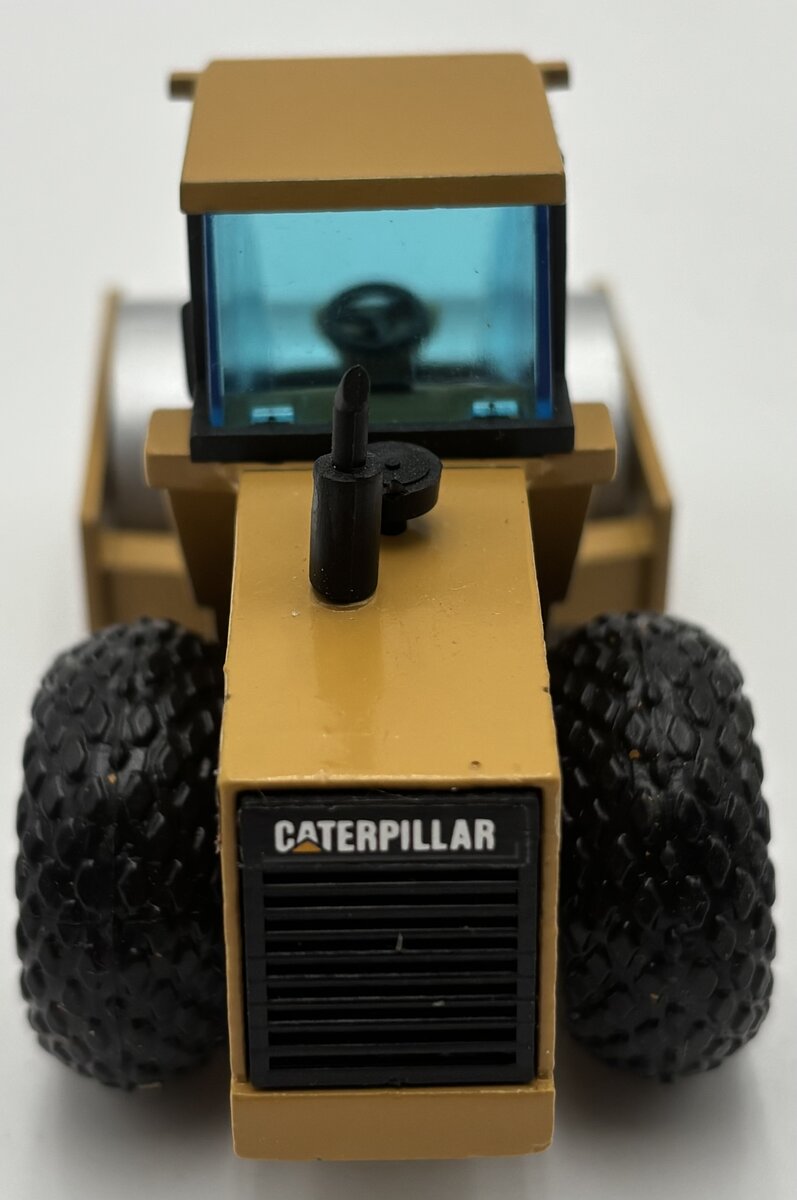 NZG 4021 1:50 Caterpillar CS-583C Vibratory Soil Compactor LN/Box