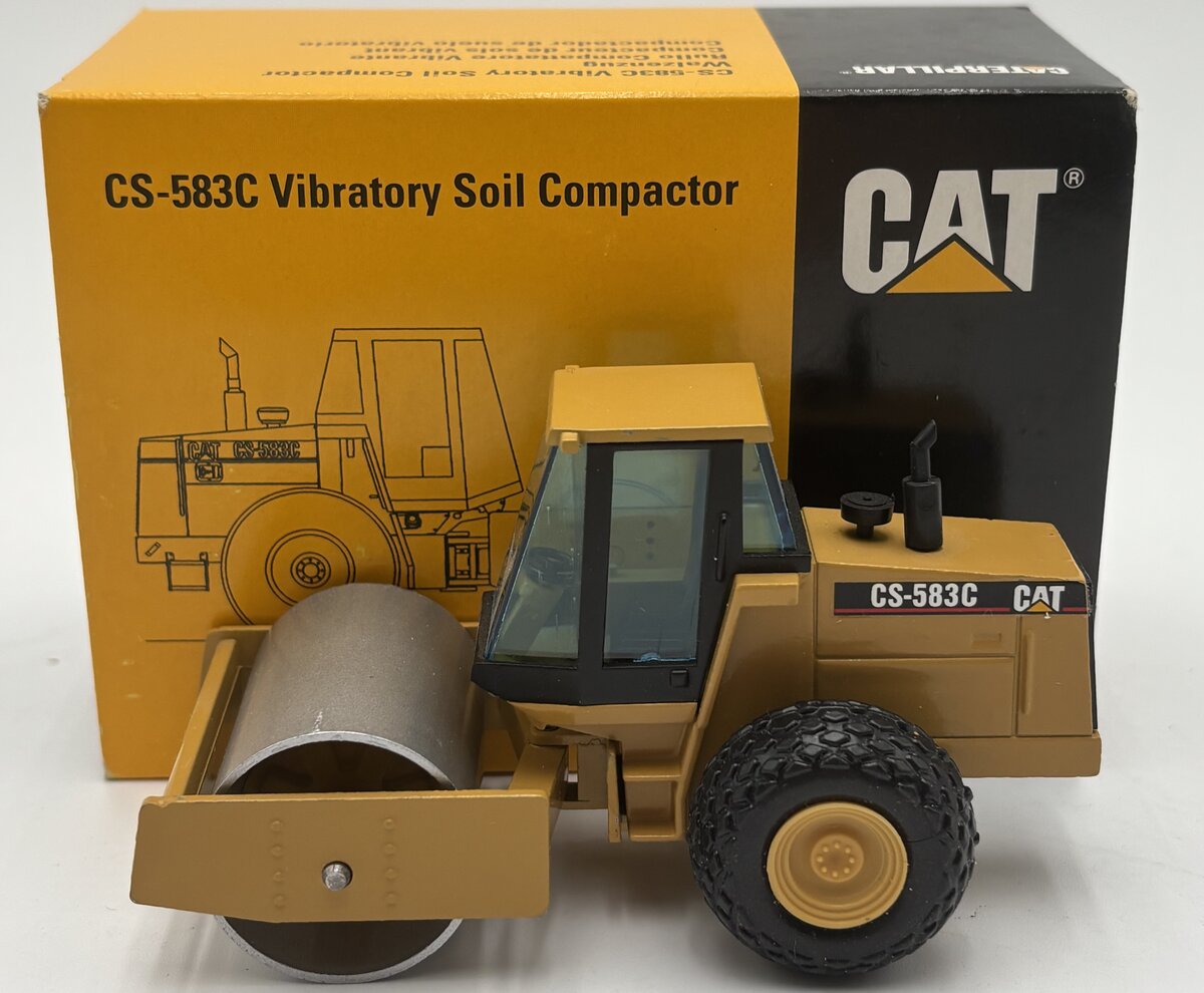NZG 4021 1:50 Caterpillar CS-583C Vibratory Soil Compactor LN/Box