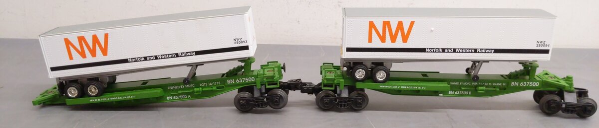 Lionel 6-52014 O Gauge Burlington Northern TTUX Flat Car with Trailers VG/Box