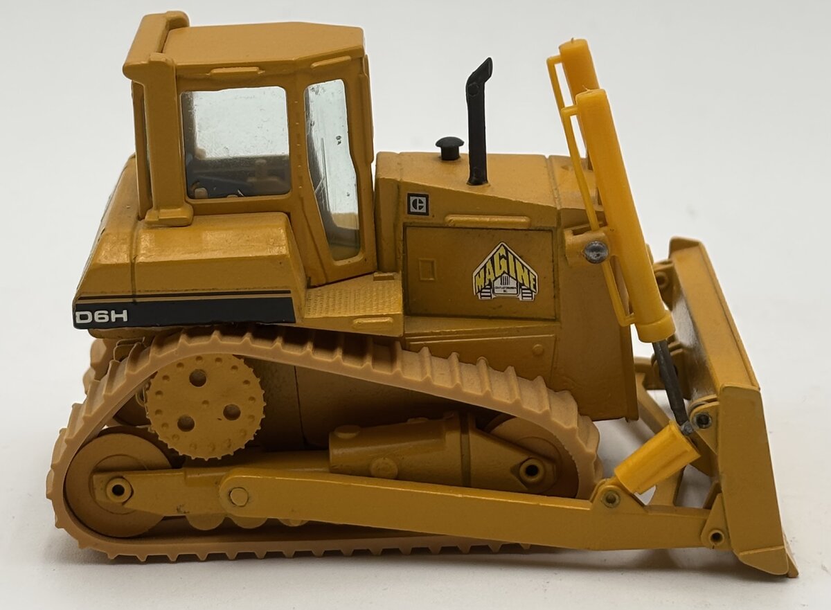 Conrad 2851 1:50 Caterpillar D6H Track-Type Tractor EX/Box