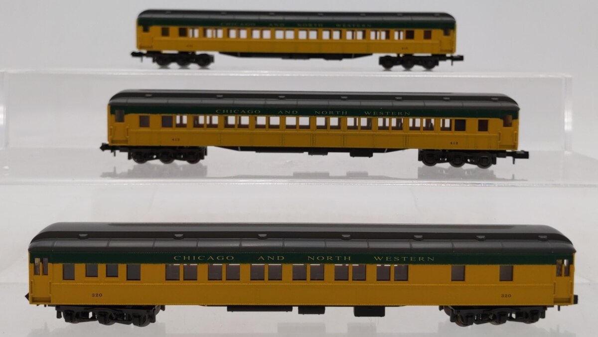Rivarossi 0555 N Scale Chicago and North Western 3 Car Passenger Set LN/Box