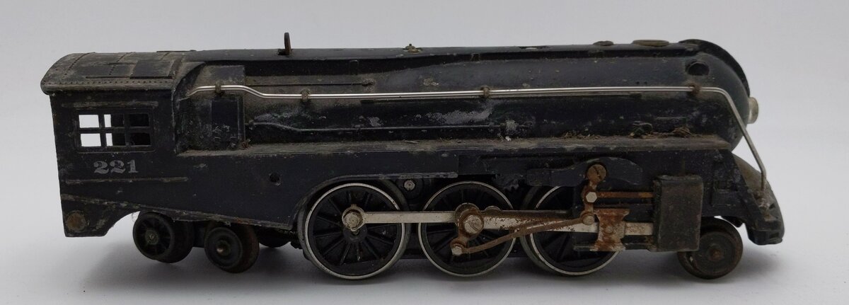 Lionel 221 Vintage O NYC Dreyfuss Gray 2-6-4 Steam Locomotive Only
