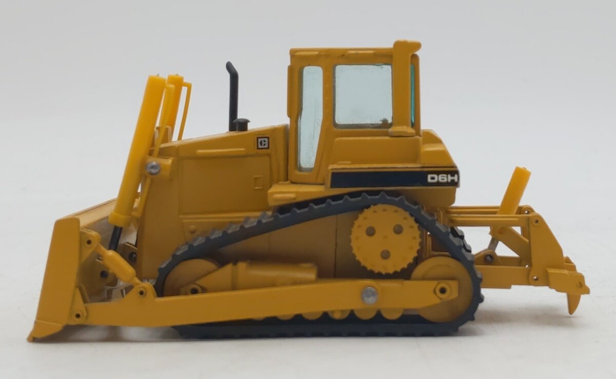 Conrad 2851 1:50 Caterpillar D6H Track-Type Tractor With Ripper EX/Box