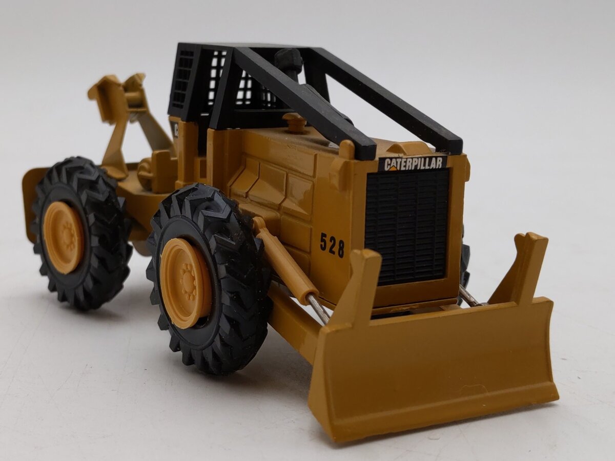 NZG 220 1:50 Caterpillar 528 Log Skidder LN/Box