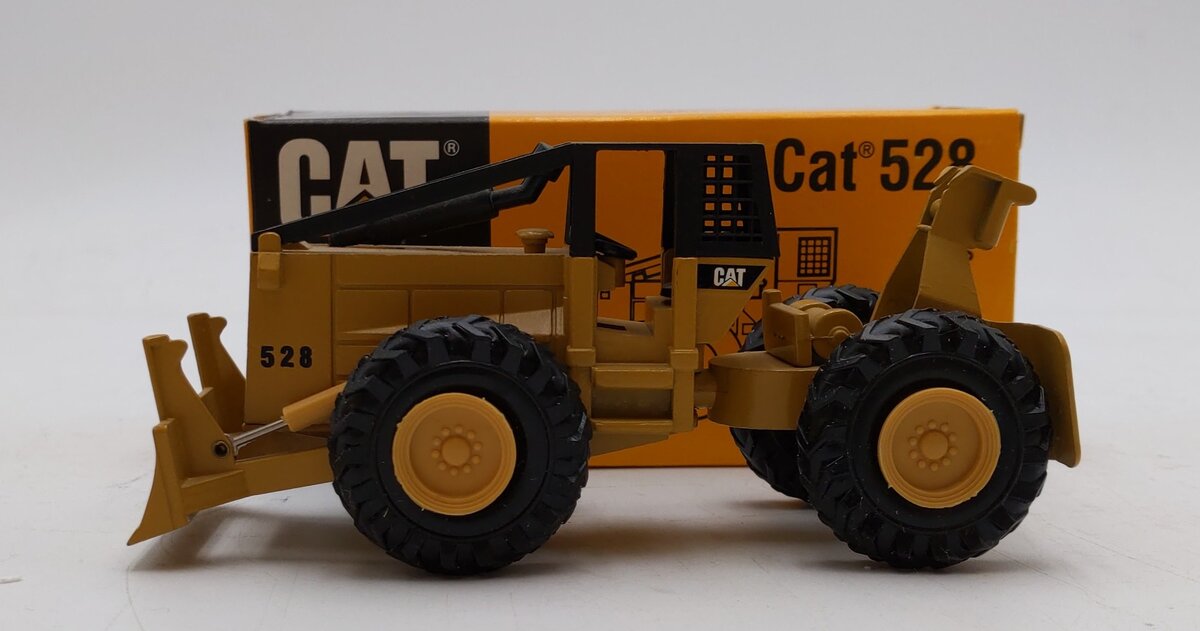 NZG 220 1:50 Caterpillar 528 Log Skidder LN/Box