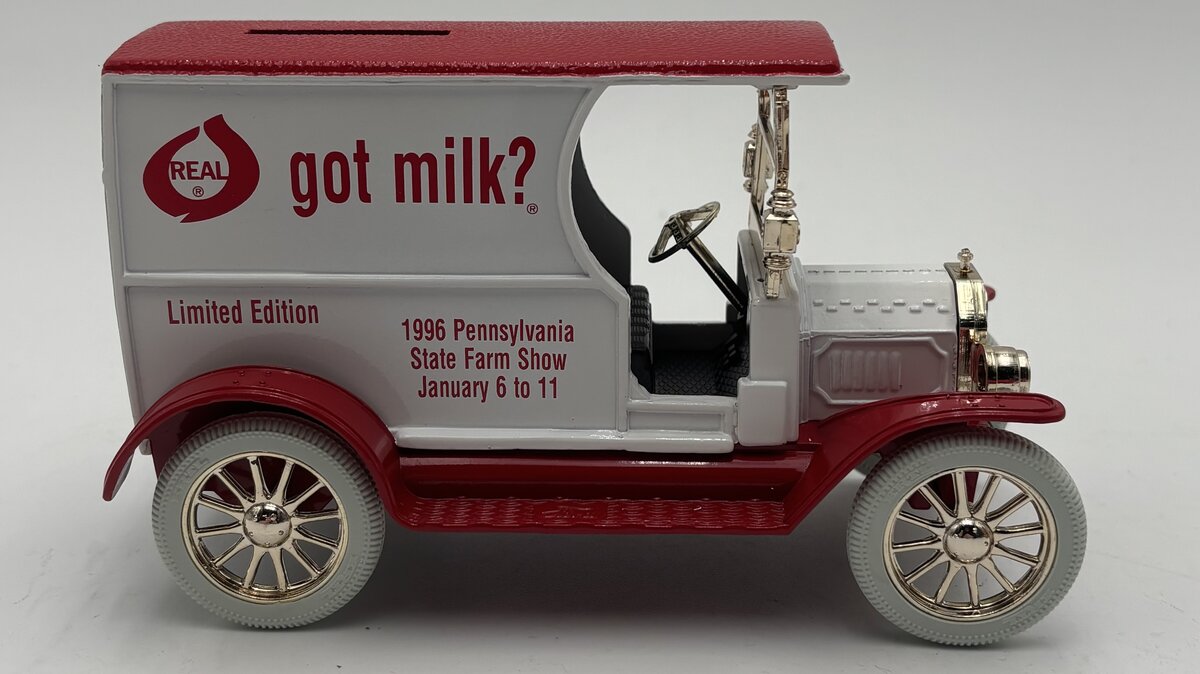 Ertl F876 1:25 Ford Model T - PA State Farm Show Bank LN/Box