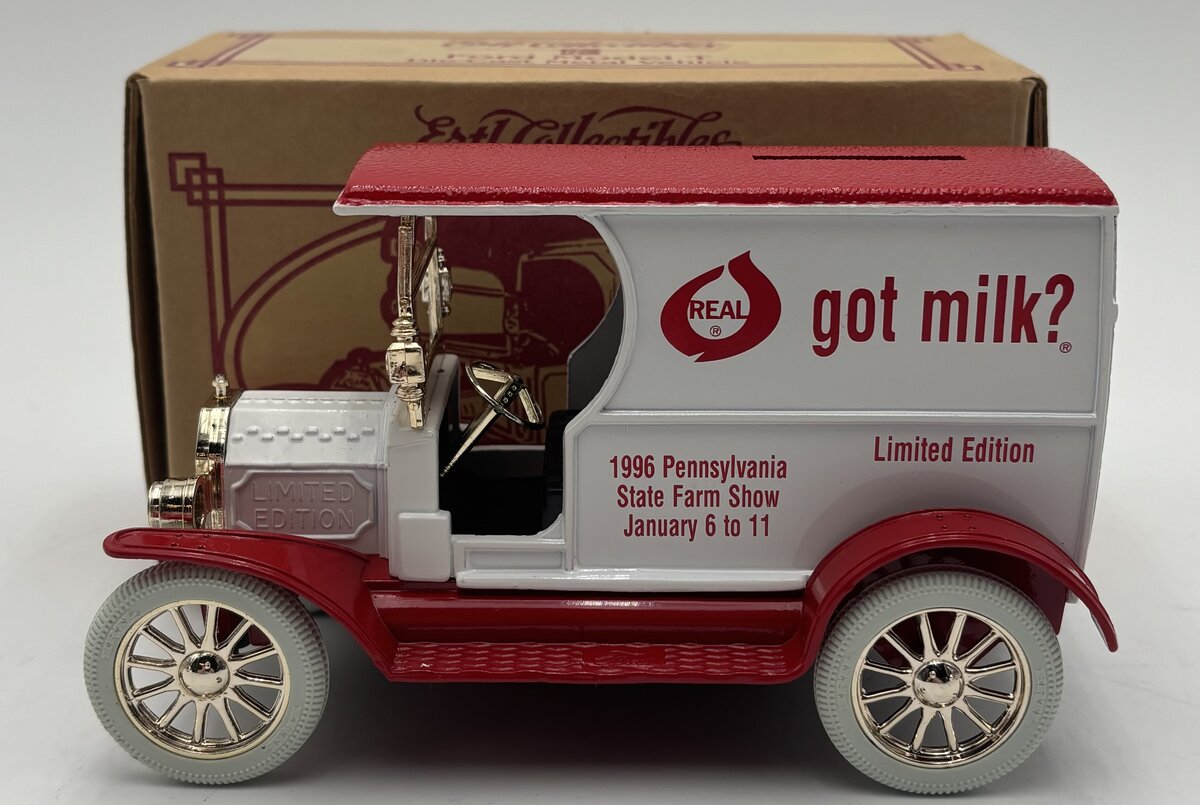Ertl F876 1:25 Ford Model T - PA State Farm Show Bank LN/Box