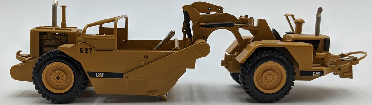 NZG 127 1:50 Caterpillar 627 Push-Pull Scraper NIB