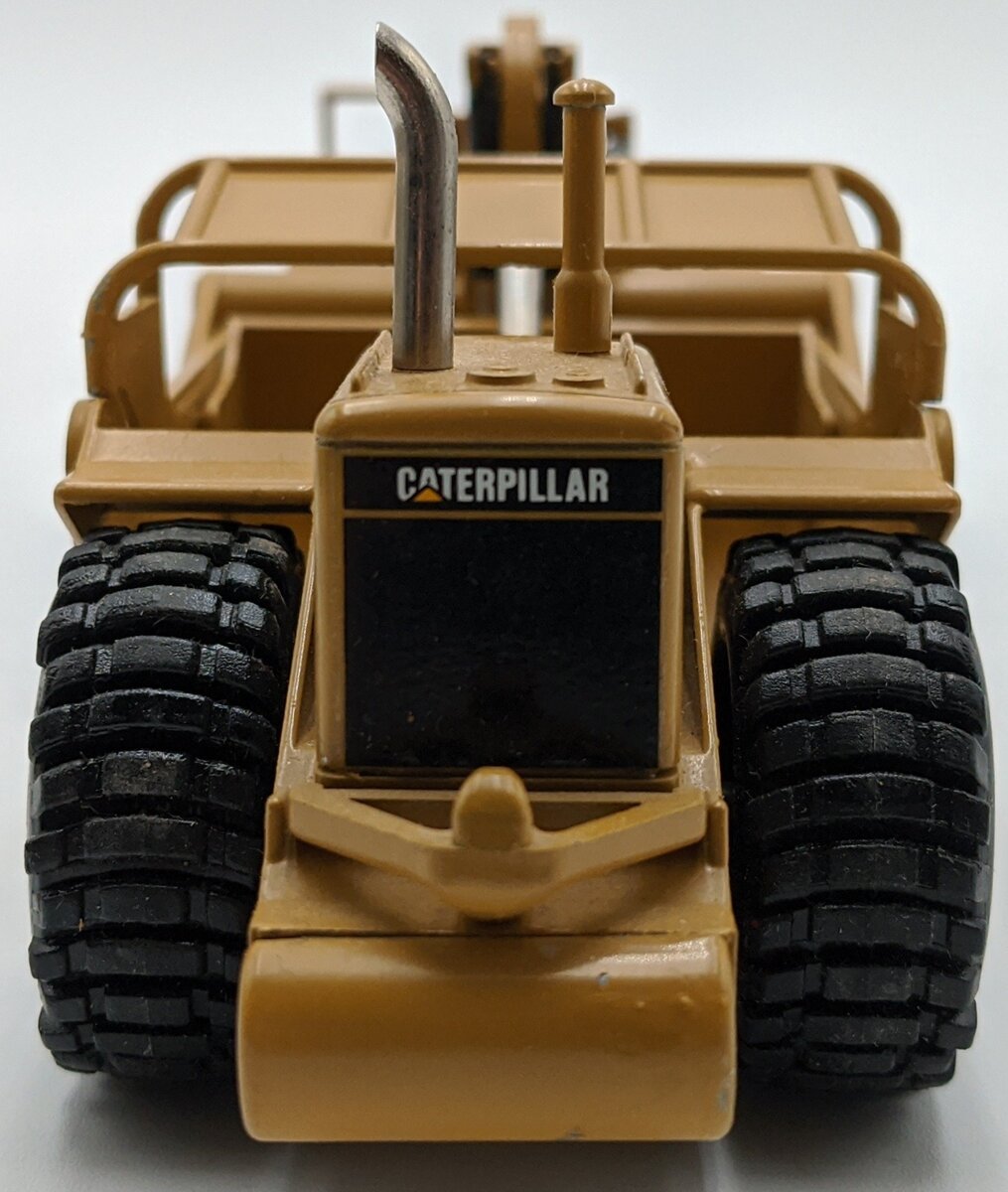 NZG 127 1:50 Caterpillar 627 Push-Pull Scraper NIB