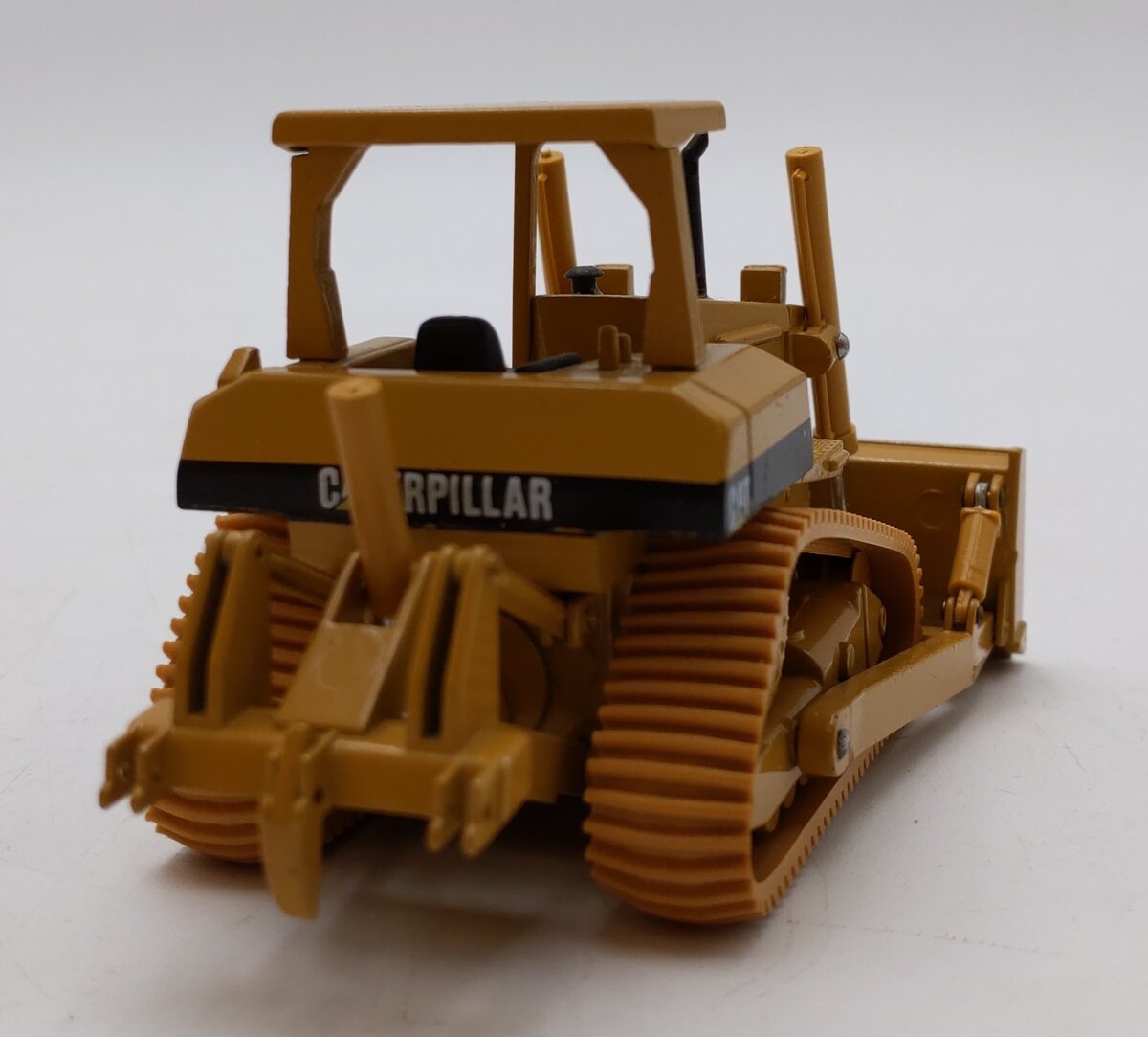 NZG Modelle 1:50 Scale Caterpillar Track-Type Tractor D6H LN/Box