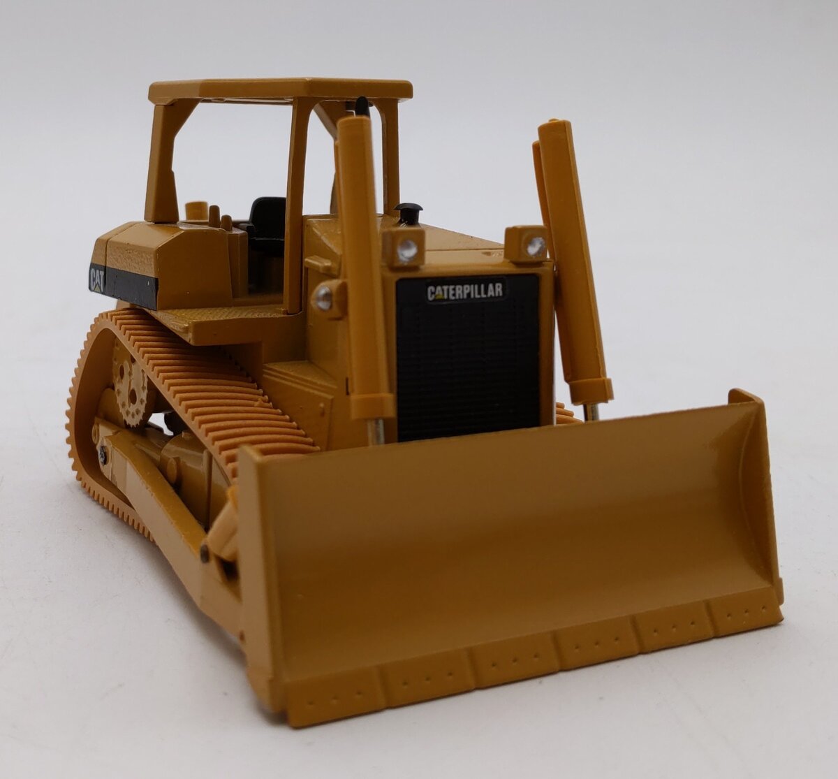 NZG Modelle 1:50 Scale Caterpillar Track-Type Tractor D6H LN/Box