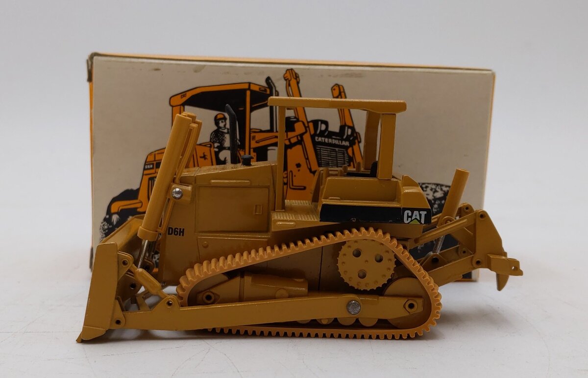 NZG Modelle 1:50 Scale Caterpillar Track-Type Tractor D6H LN/Box