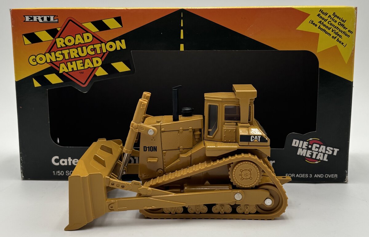 Ertl 2436 1:50 Scale Caterpillar D10N Track Type Tractor LN/Box