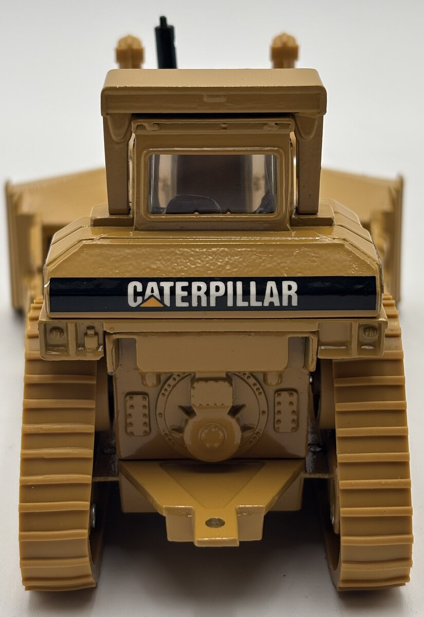 Ertl 2436 1:50 Scale Caterpillar D10N Track Type Tractor LN/Box
