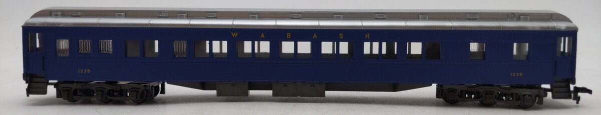 IHC 2607 HO Scale Wabash Heavyweight Passenger Coach #1228 EX/Box