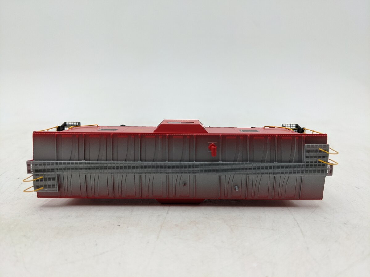 Tangent 60520-01 HO Chicago & North Western 1966 Bay Window Caboose #111000 LN/Box