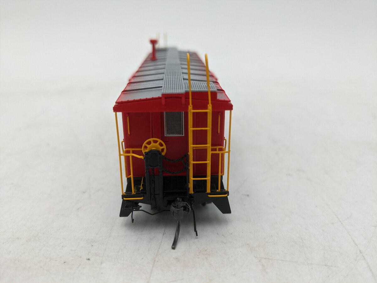 Tangent 60520-01 HO Chicago & North Western 1966 Bay Window Caboose #111000 LN/Box