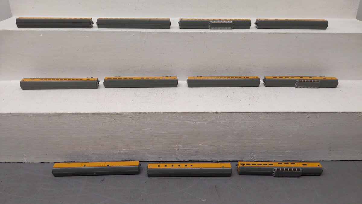 Kato 106-088 N Union Pacific City of Los Angeles Passenger Car (Set of 11) EX/Box