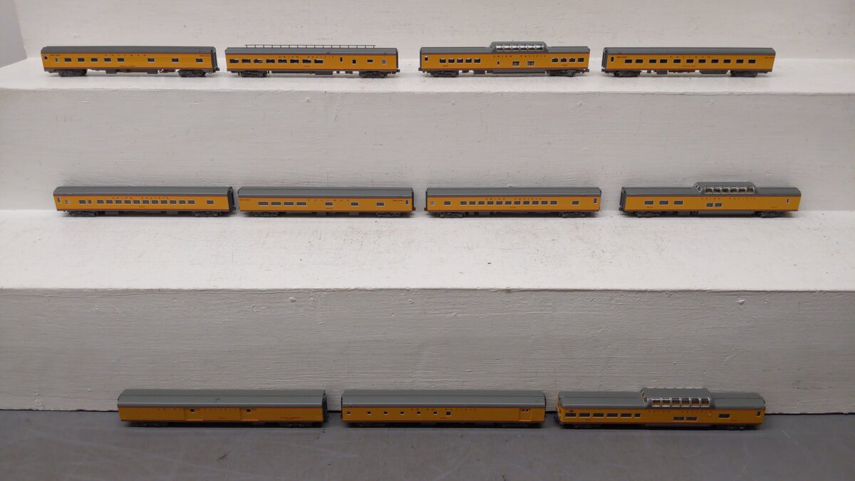 Kato 106-088 N Union Pacific City of Los Angeles Passenger Car (Set of 11) EX/Box