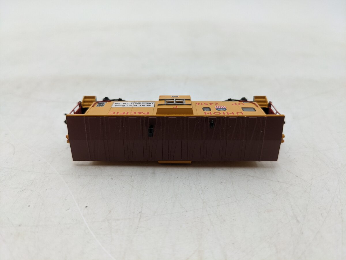 Bluford Shops 44240 N Union Pacific 4-Bay Window Caboose #24516 LN/Box