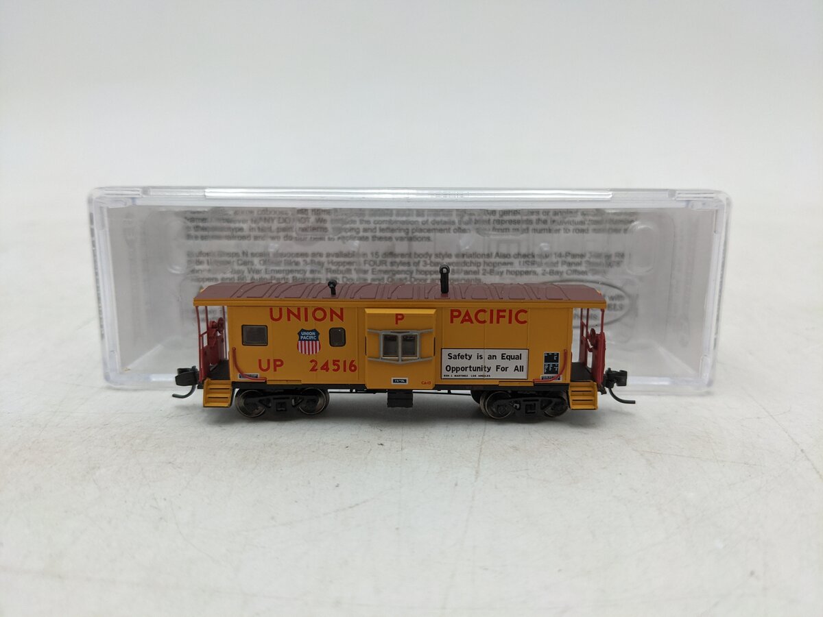 Bluford Shops 44240 N Union Pacific 4-Bay Window Caboose #24516 LN/Box