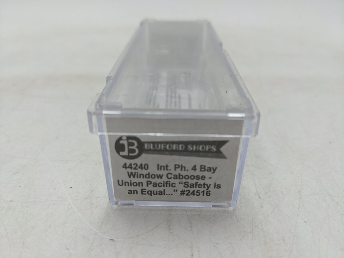 Bluford Shops 44240 N Union Pacific 4-Bay Window Caboose #24516 LN/Box