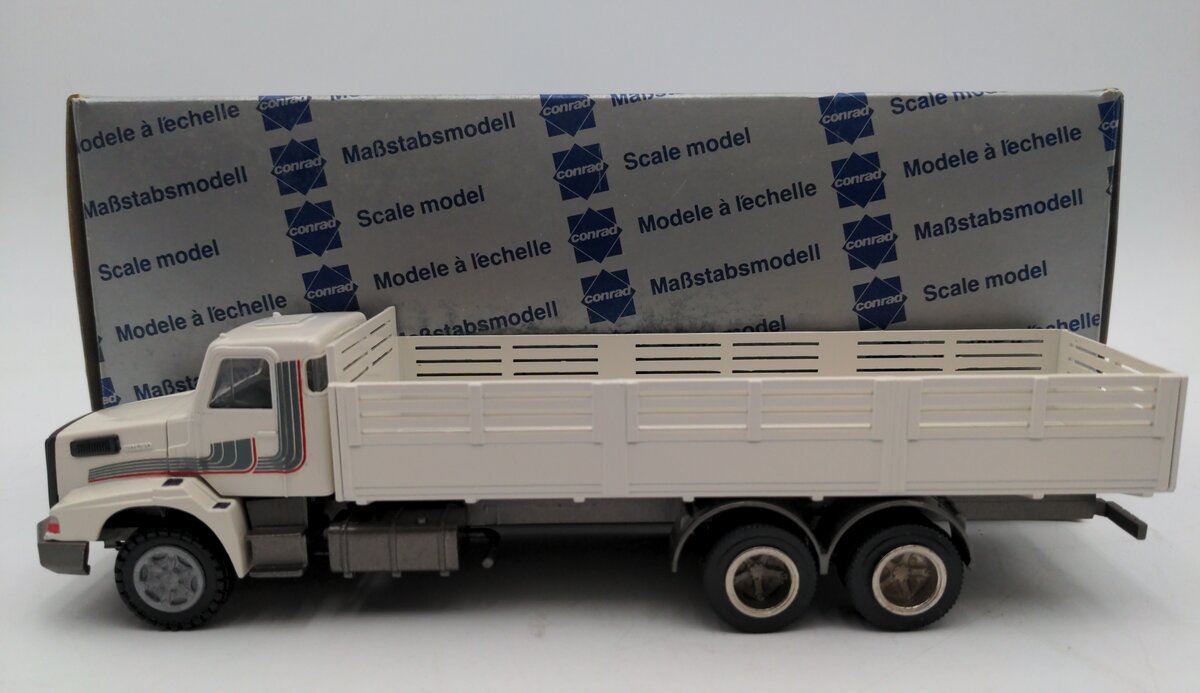 Conrad 3776 1:50 Volvo NL10 Flatbed Truck LN/Box