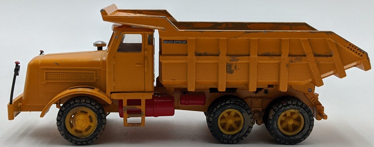 NZG 409 1:50 Kaelble KDV 22 E 8 Oldtimer Edition Dump Truck