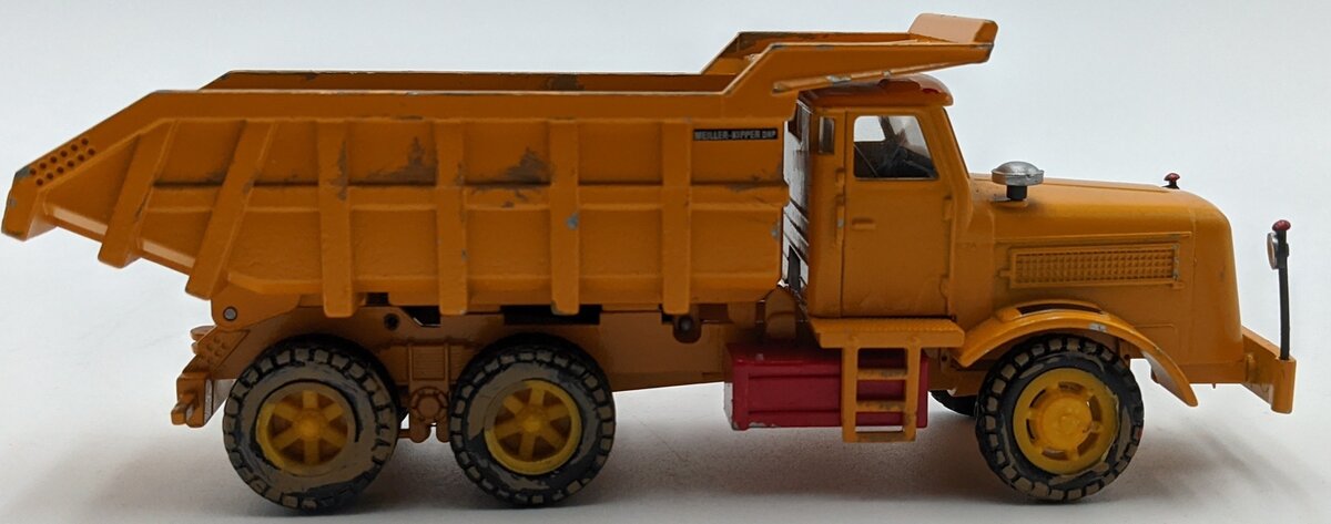 NZG 409 1:50 Kaelble KDV 22 E 8 Oldtimer Edition Dump Truck