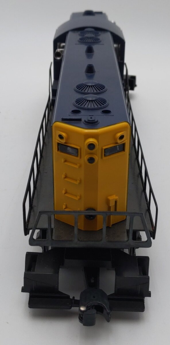 Lionel 6-8263 O Gauge Santa Fe GP-7 Diesel Locomotive - Non Powered EX