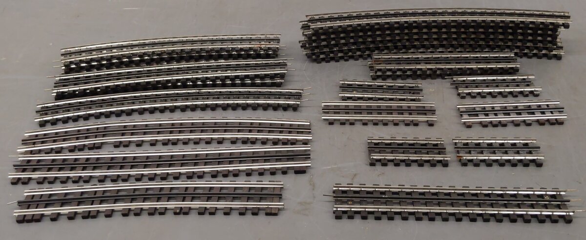 Ross O Scale (3-Rail) Assorted Straight and Curved Track Sections [24] VG