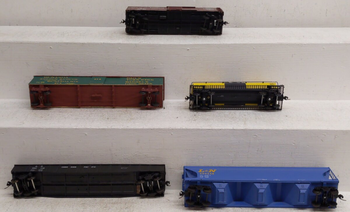 American Models & Others S Gauge Assorted Freight Cars [5]