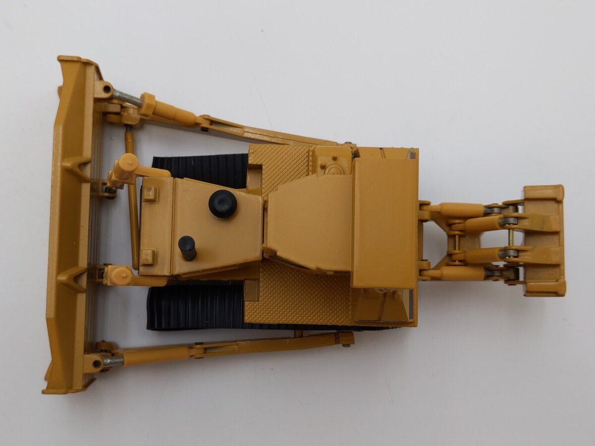 NZG Modelle 1:50 Scale Caterpillar D9N Track-Type Tractor LN/Box