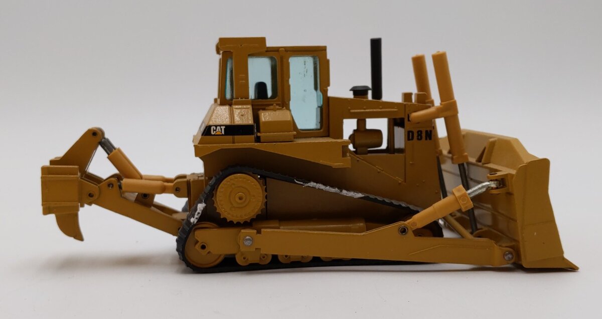 NZG Modelle 1:50 Scale Caterpillar D9R Track-Type Tractor LN/Box