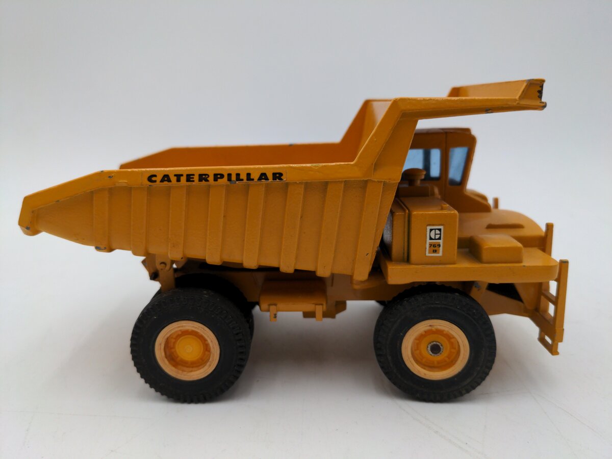 NZG 276 1:50 Scale Diecast CAT 769B Off Road Dump Truck EX/Box