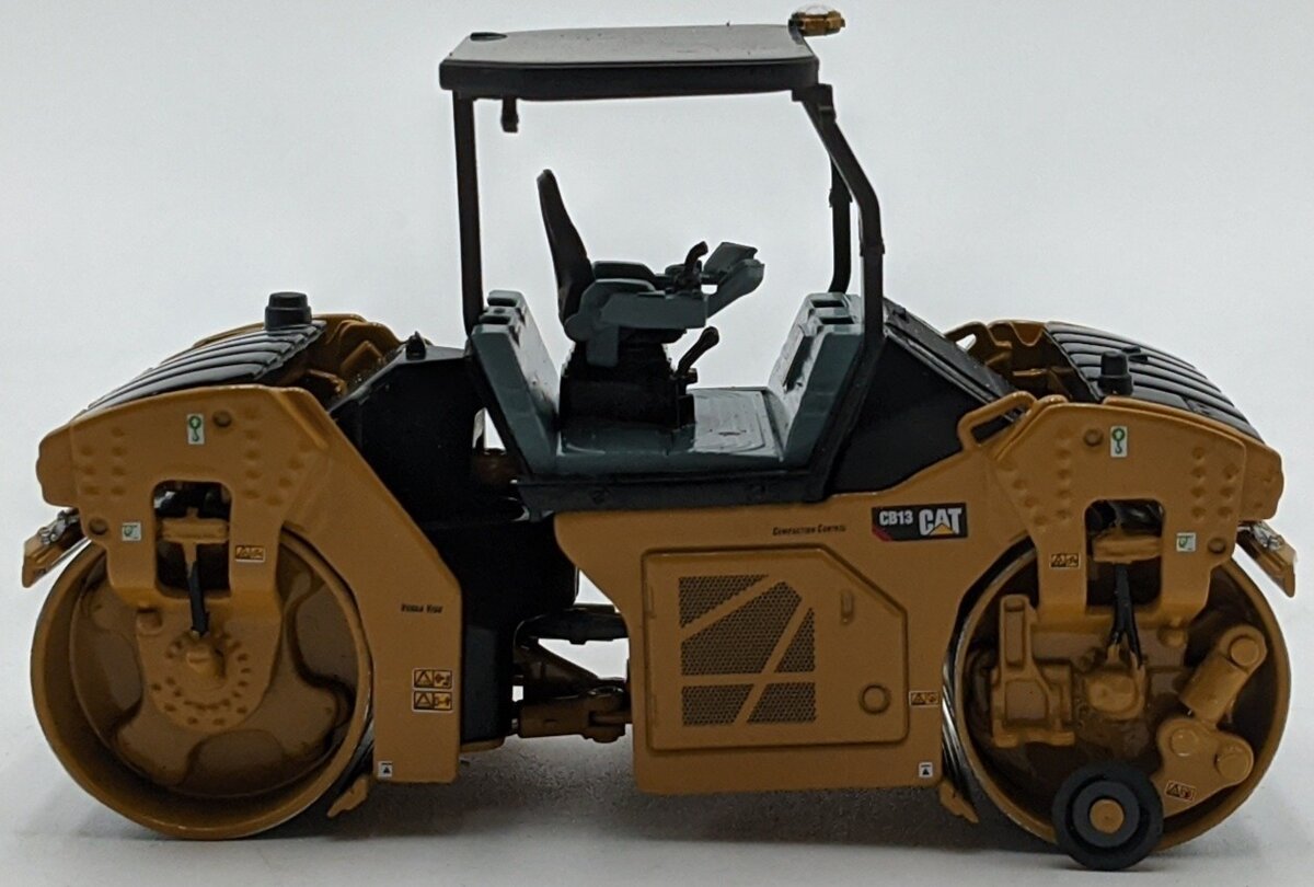 Diecast Masters 85594 1:50 Caterpillar CB-13 Tandem Vibratory Roller with ROPS