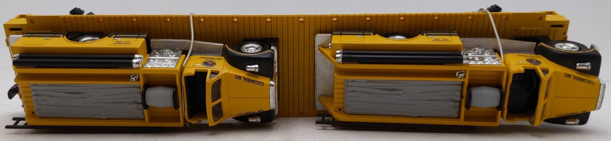 MTH 20-98159 O Gauge MTH Transportation Co Flatcar w/ Yellow Die-Cast Firetrucks EX/Box
