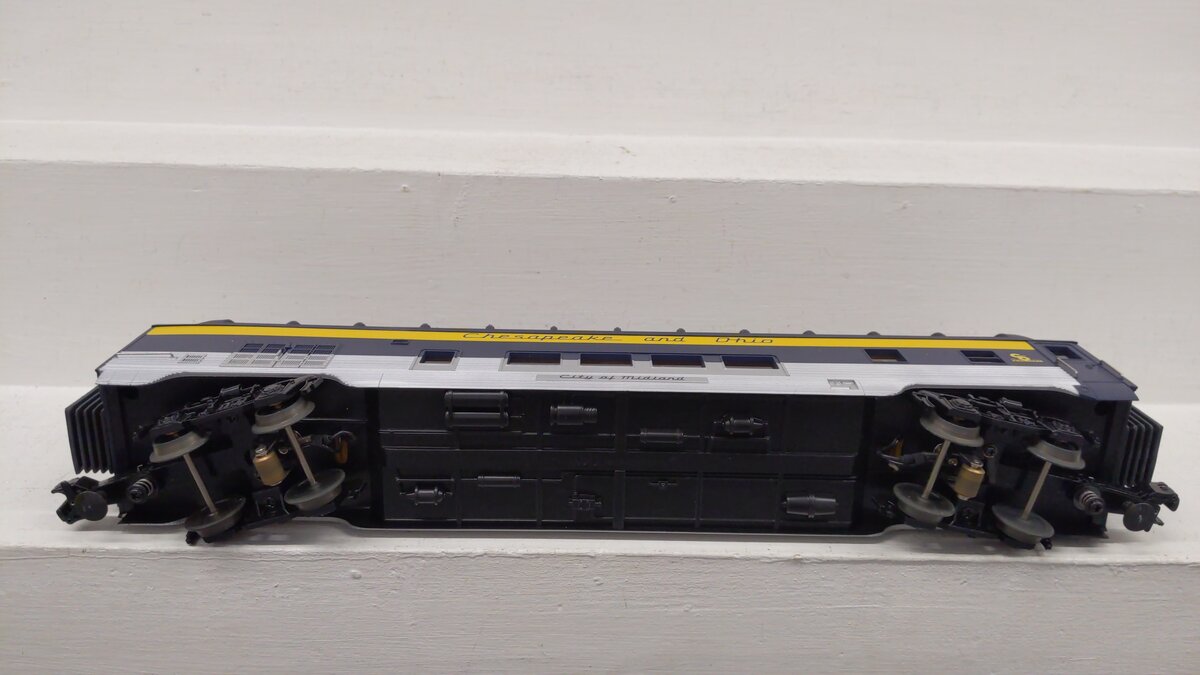 MTH 30-67007 O Gauge Chesapeake & Ohio Vista Dome Car VG/Box