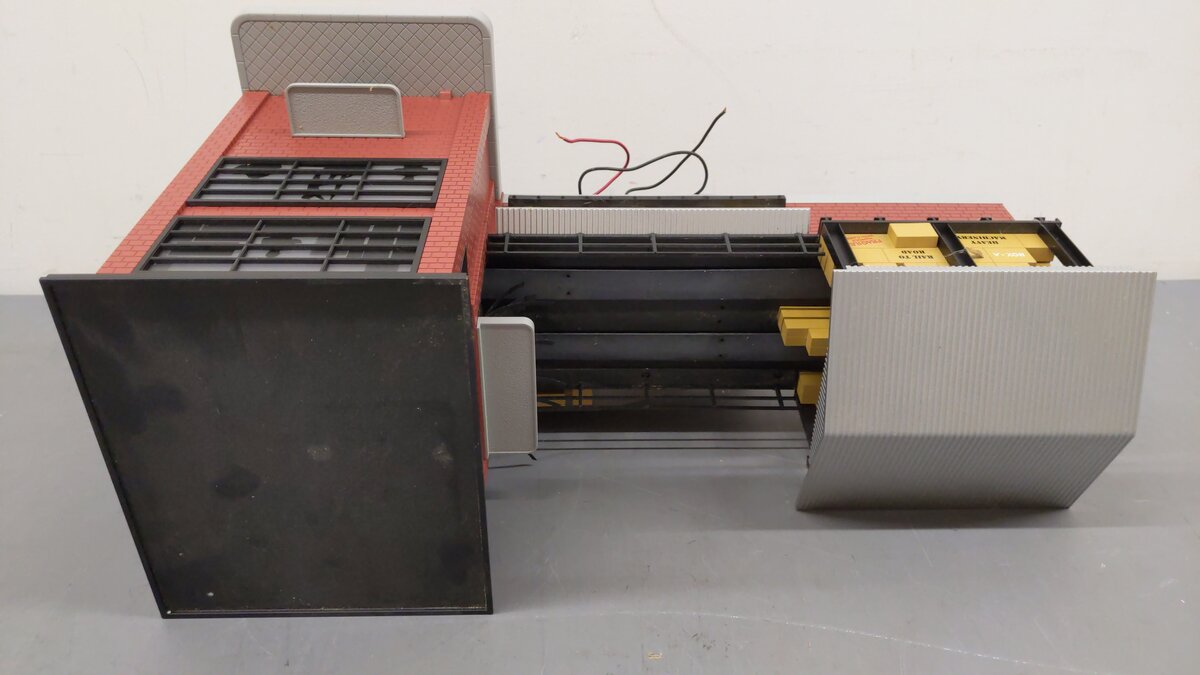 MTH 30-9110 O Gauge Operating Transfer Dock VG/Box