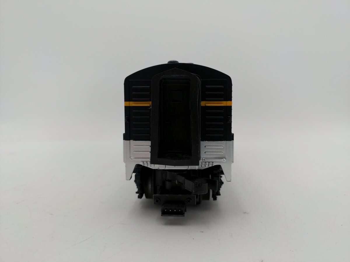 MTH 30-2272-3 Chesapeake & Ohio E-8 B-Unit Non-Powered Diesel Engine EX/Box