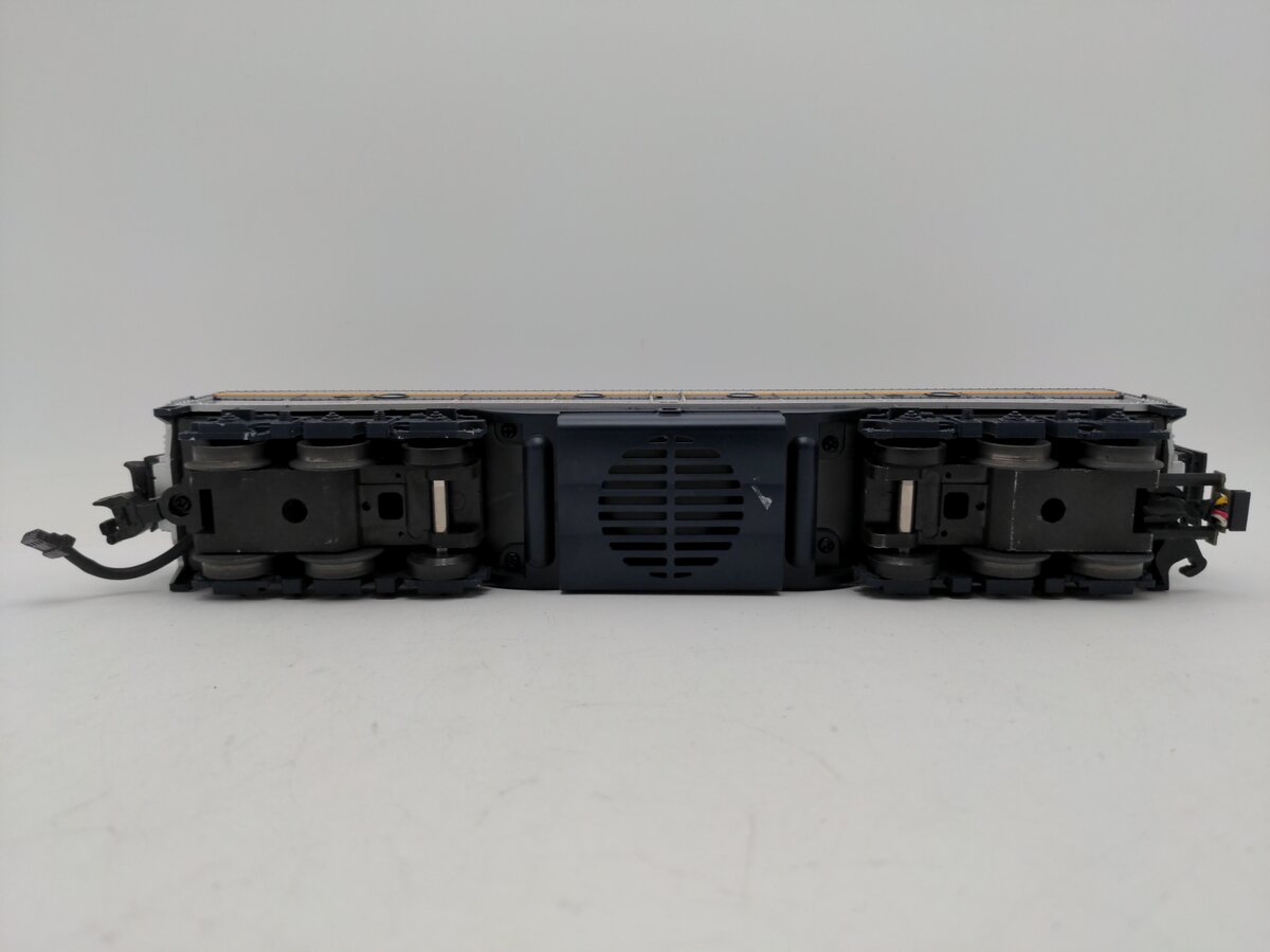 MTH 30-2272-3 Chesapeake & Ohio E-8 B-Unit Non-Powered Diesel Engine EX/Box
