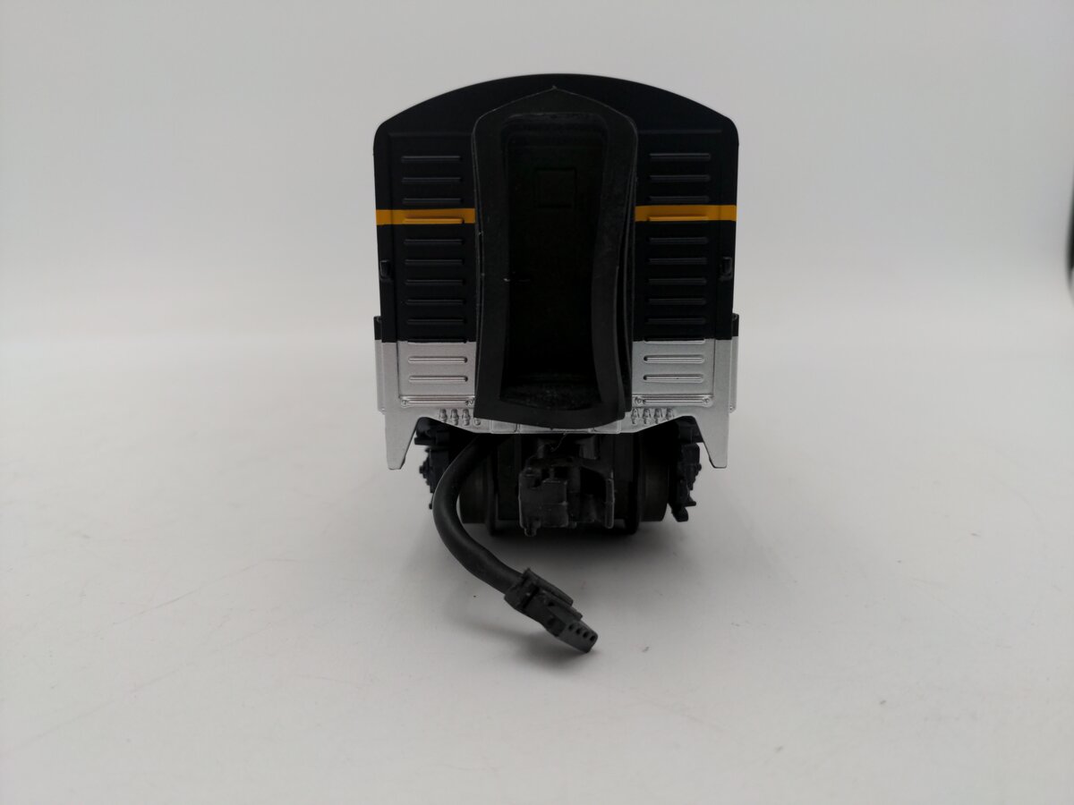 MTH 30-2272-3 Chesapeake & Ohio E-8 B-Unit Non-Powered Diesel Engine EX/Box