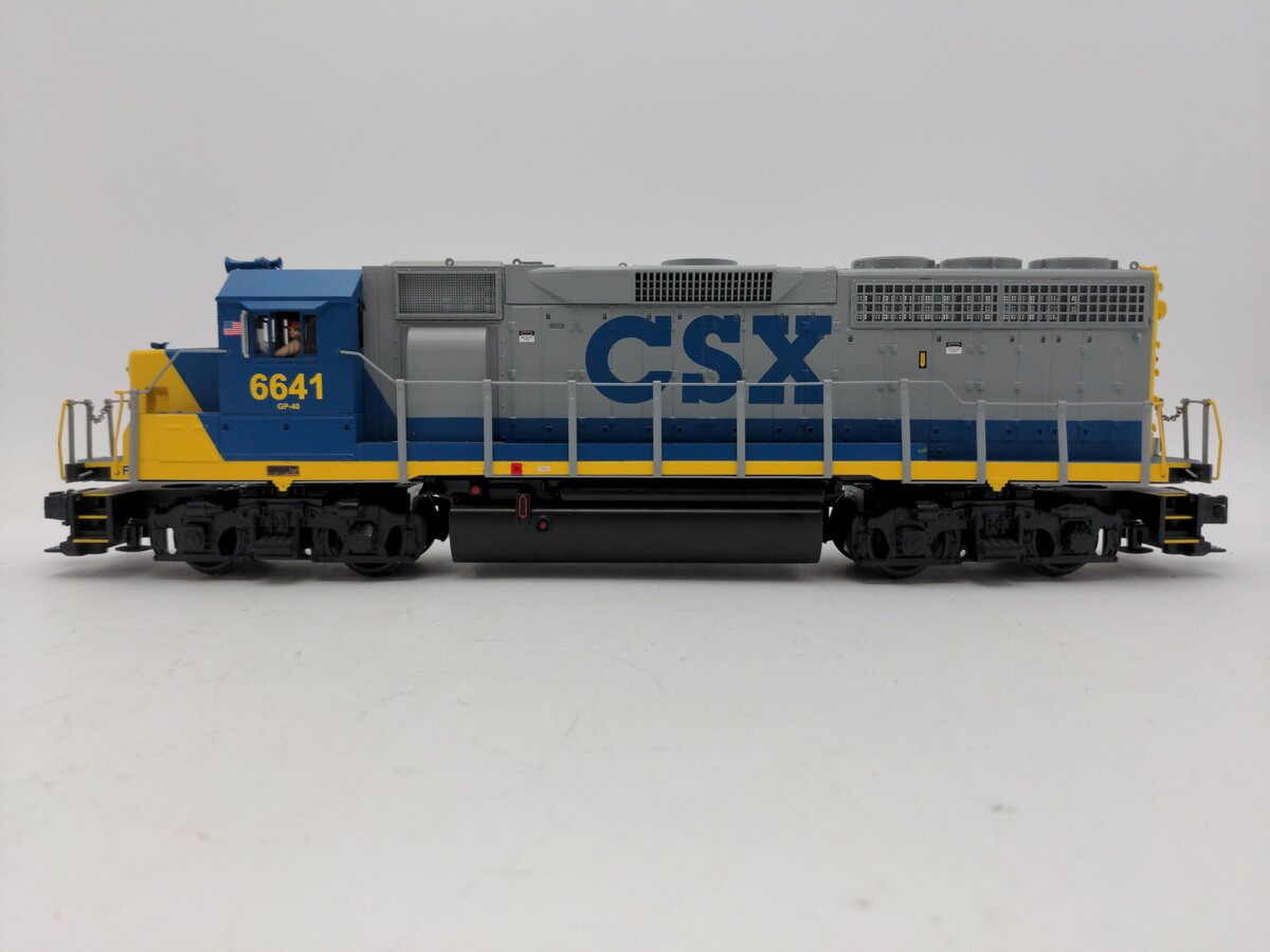 MTH 20-2423-3 CSX GP-40 Non Powered Diesel Engine #6641 EX