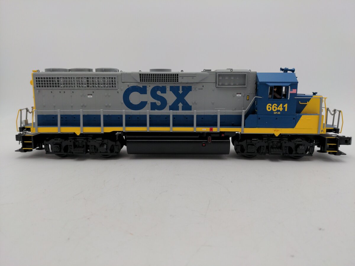 MTH 20-2423-3 CSX GP-40 Non Powered Diesel Engine #6641 EX