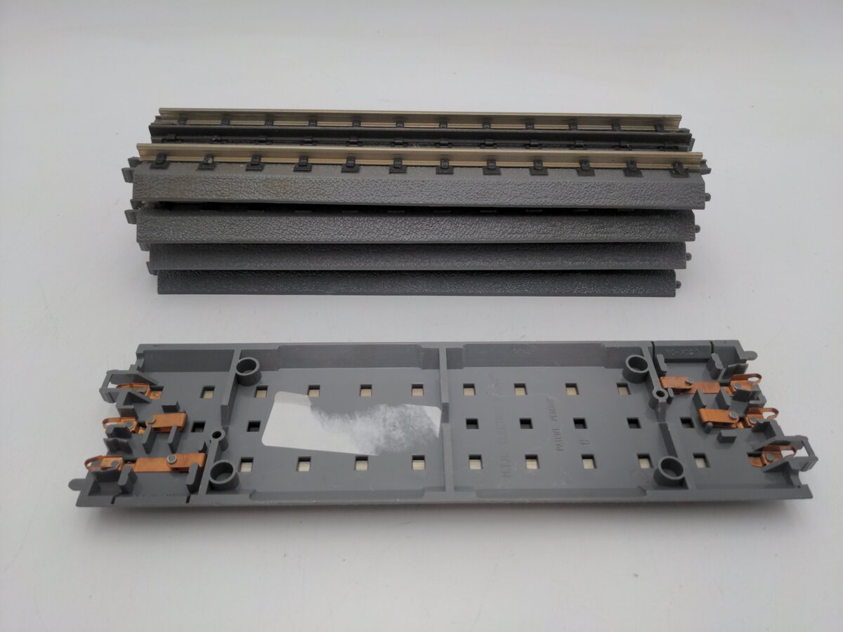 MTH 40-1001 RealTrax 10" Straight Track with Solid Rails (5) VG