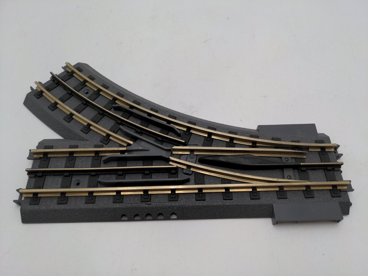 MTH 40-1004 O31 RealTrax Nickel Silver Right Hand Remote Switch Turnout VG