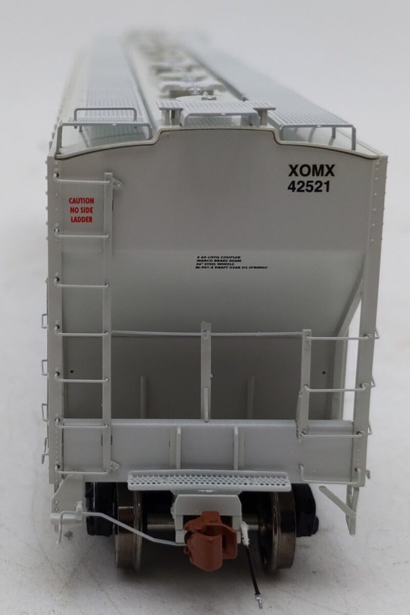 ScaleTrains SXT33690 HO Exxon-Mobil P-S 582OCF Covered Hopper #42521 LN/Box