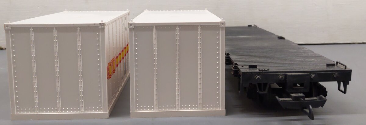 LGB 4069 G Scale Flatcar with 2 White LGB Containers EX/Box