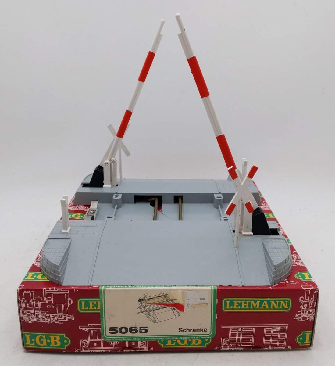 LGB 5065 G Scale Operating Crossing Gate Set EX/Box